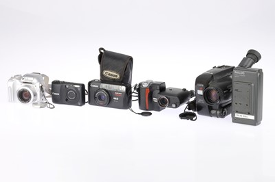 Lot 305 - A Small Collection of Various Cameras