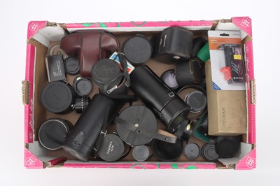 Lot 443 - A Tray of Various Photgraphic Accessories