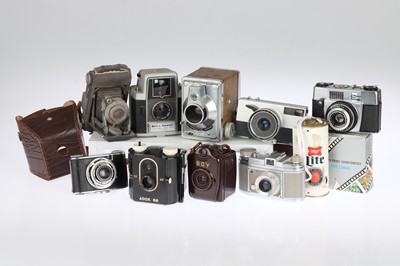 Lot 314 - A Mixed Selection of Viewfinder and Box Cameras