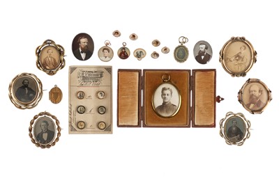 Lot 32 - Large Collection of Photographic Jewellery