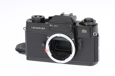 Lot 24 - A Leitz Leicflex SL MOT 35mm SLR Camera