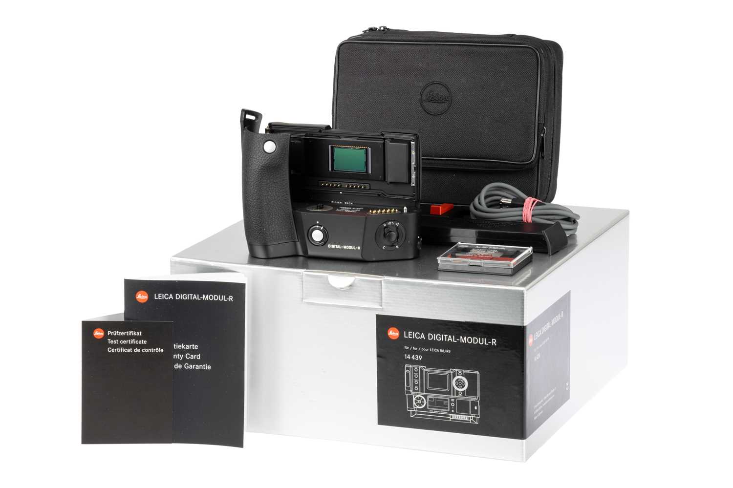 Lot 67 - A Leica Digital-Modual-R