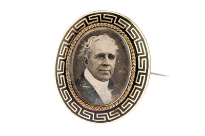 Lot 5 - Daguerreotype in Brooch