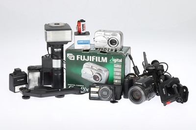 Lot 434 - End Lot: A Mixed Selection of Photographic Items