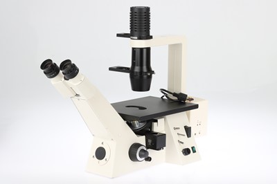 Lot 592 - Zeiss Axiovert 25 Binocular Microscope