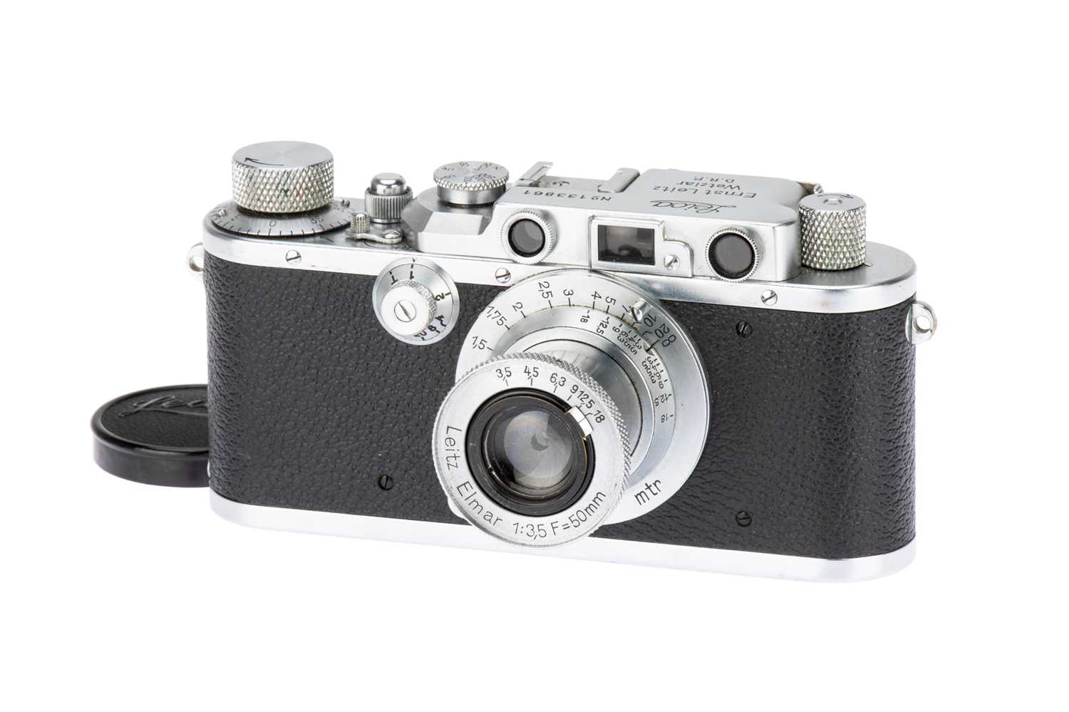 Lot 10 - A Leica IIIc 'Bright Chrome' Rangefinder Camera