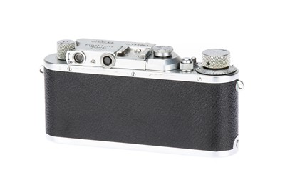 Lot 10 - A Leica IIIc 'Bright Chrome' Rangefinder Camera