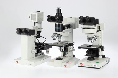 Lot 586 - Collection of 3 Leitz Microscopes