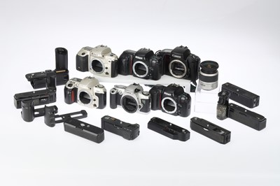 Lot 322 - A Mixed Selection of Cameras