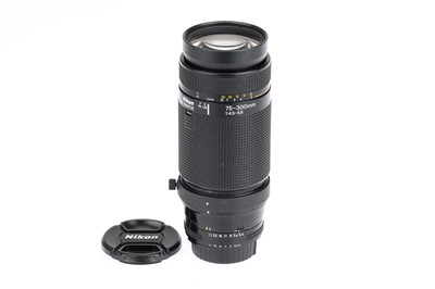 Lot 398 - A Nikon AF Nikkor f/4.5-5.6 75-300mm Lens