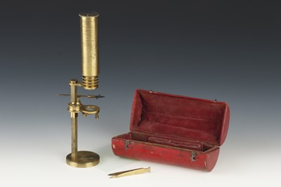 Lot 132 - Georgian Pocket Microscope