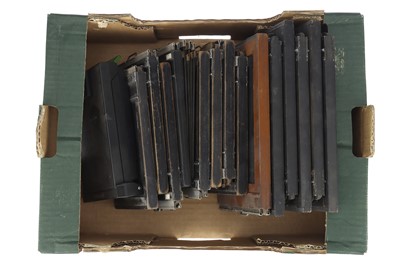 Lot 606 - A Selection of DDS