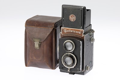Lot 137 - A Rollei Rolleicord II Model I Medium Format TLR Camera