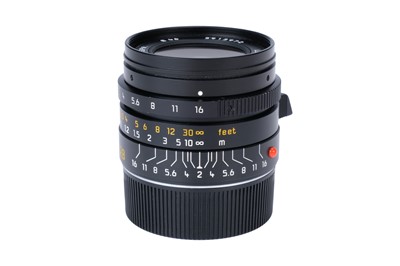 Lot 71 - A Leitz Summicron-M ASPH. f/2 28mm Lens