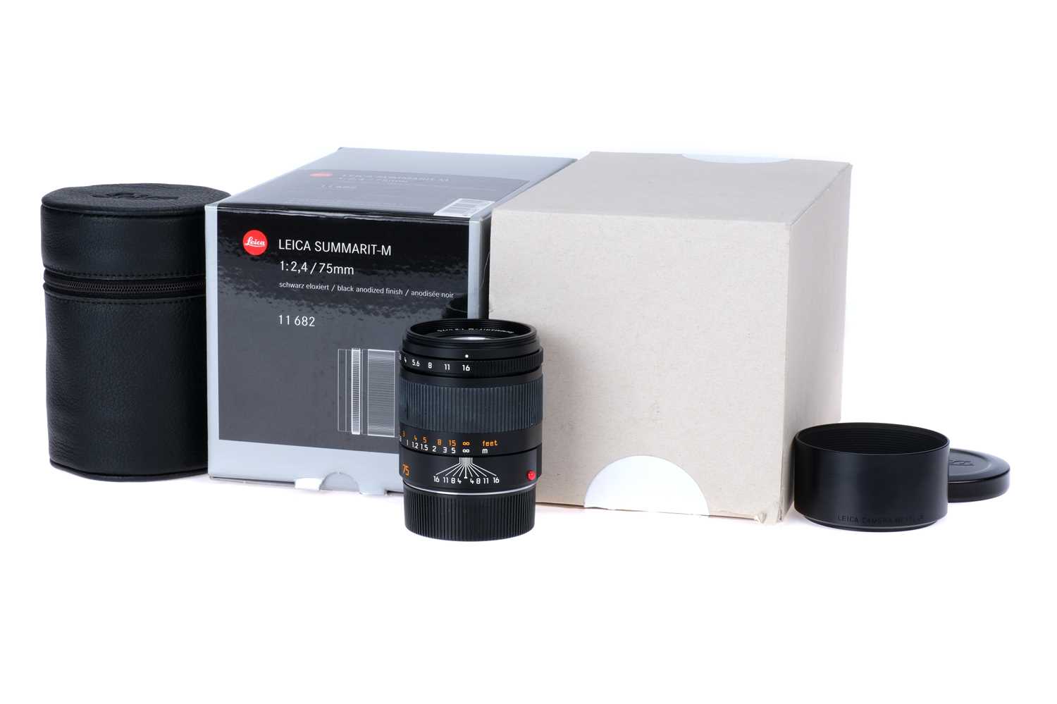 Lot 73 - A Leitz Summarit-M f/2.4 75mm Lens
