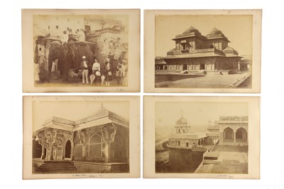 Lot 18 - India Agra, Taj Mahal, Lucknow