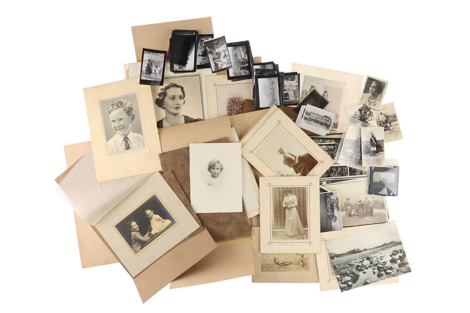 Lot 23 - Mixed Collection including Dorothy Wilding and Vandyk