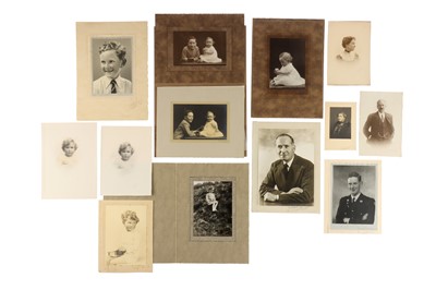 Lot 23 - Mixed Collection including Dorothy Wilding and Vandyk