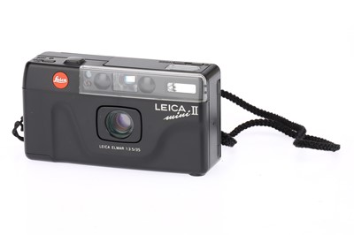 Lot 226 - A Leica Mini II with Data Back 35mm Compact