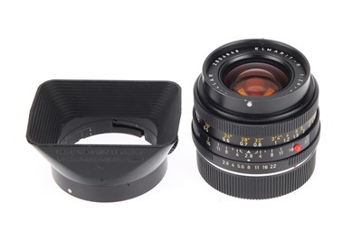 Lot 22 - A Leitz Elmarit-R f/2.8 28mm Lens