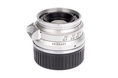Lot 56 - A Leitz Summicron f/2 35mm Lens
