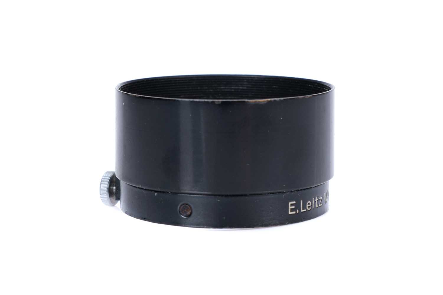 Lot 95 - A Leica FLQOO Lens Hood