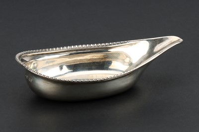 Lot 73 - A George III Pap Boat