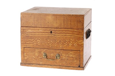 Lot 39 - A 19th Century Domestic Medicine Chest