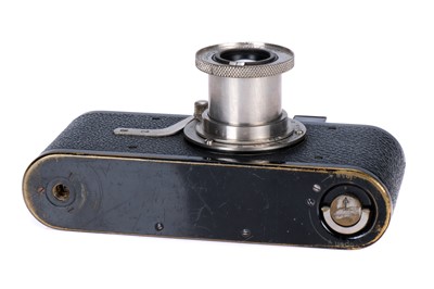 Lot 2 - A Leica Ia Close Focus Camera
