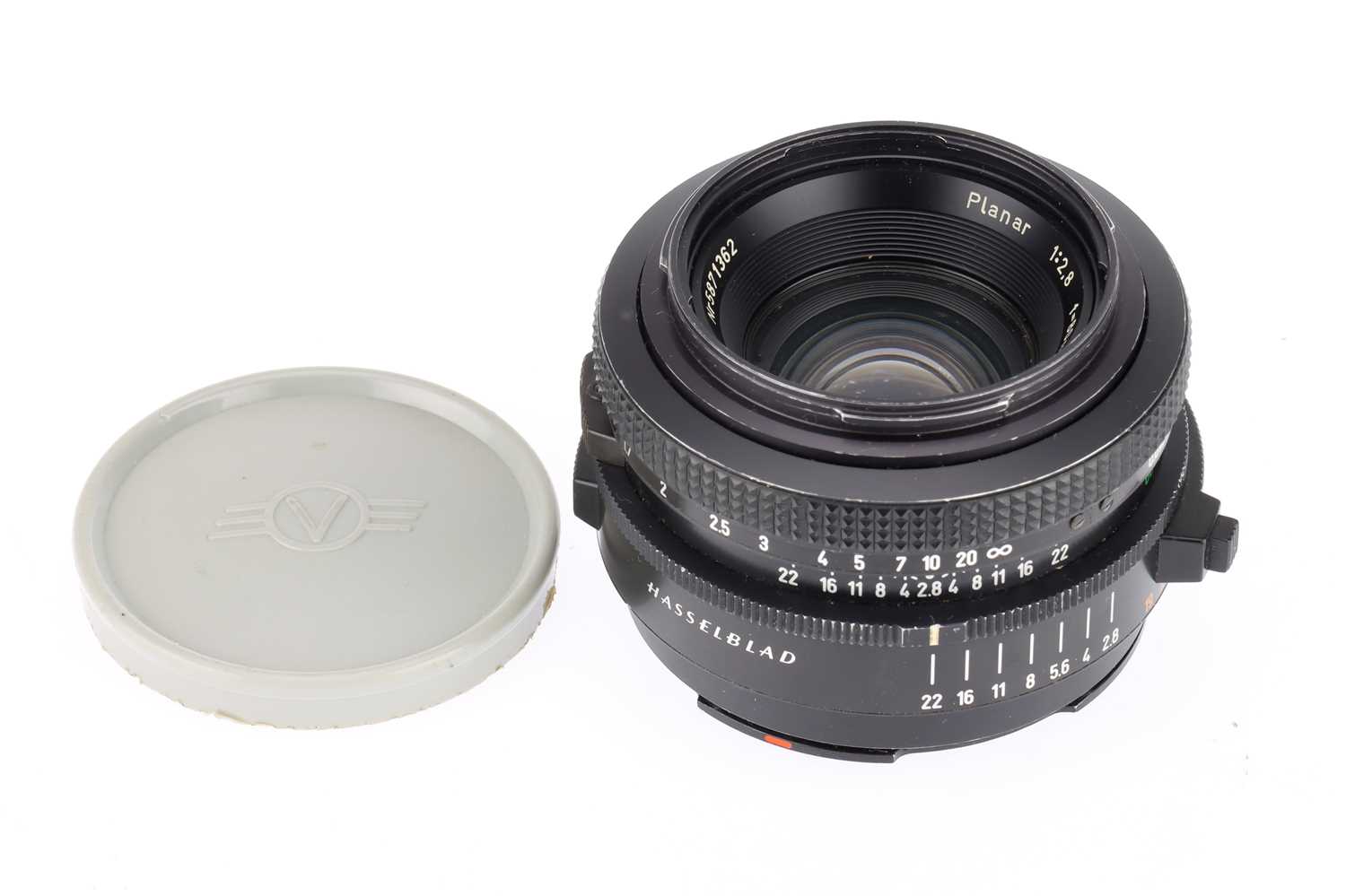 Lot 367 - A Carl Zeiss Planar T* Hasselblad f/2.8 80mm