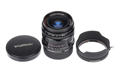 Lot 27 - A Voigtlander Ultron Aspherical f/1.9 28mm Lens