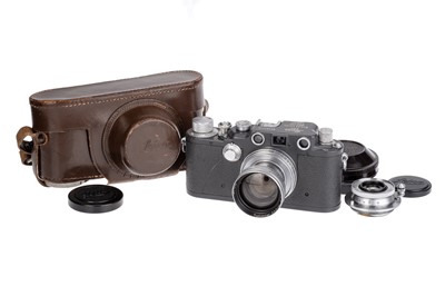 Lot 13 - A Leica IIIc 'Heer' Rangefinder Camera
