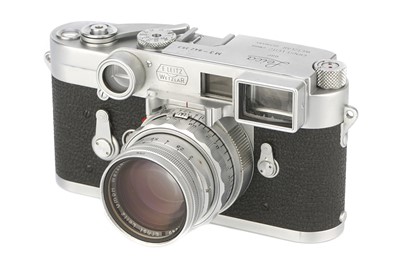 Lot 45 - A Leica M3 DS Rangefinder Camera