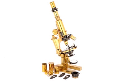 Lot 11 - A Fine Petrological Microscope By Ross