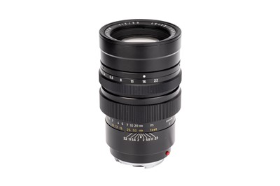 Lot 63 - A Leitz Summicron f/2 90mm Lens