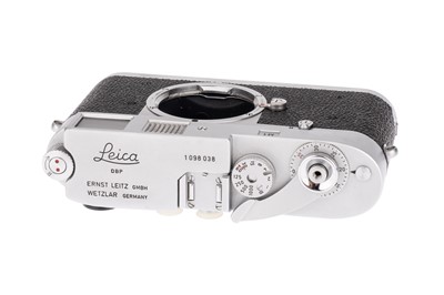 Lot 37 - A Leica M1 Macro Camera Outfit