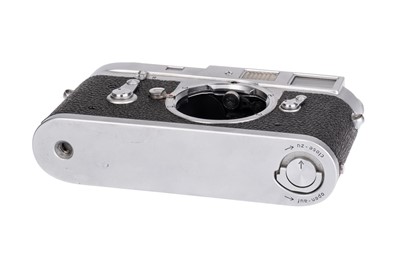 Lot 36 - A Leica M2 Rangefinder Camera Body