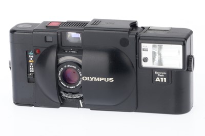 Lot 140B - An Olympus XA 35mm Camera