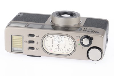 Lot 20 - A Nikon 35Ti 35mm Compact Camera