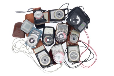 Lot 410 - A Selection of Exposure Meters