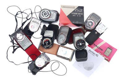 Lot 411 - A Selection of Exposure Meters