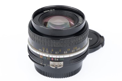 Lot 409 - A Nikon Nikkor f/3.5 20mm Lens