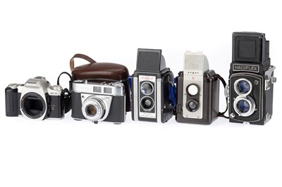 Lot 339 - A Mixed Group of Cameras