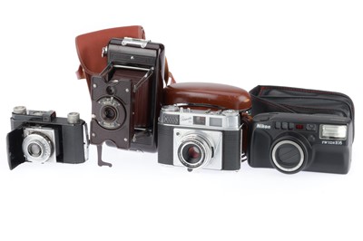 Lot 526 - A Mixed Selection of Cameras