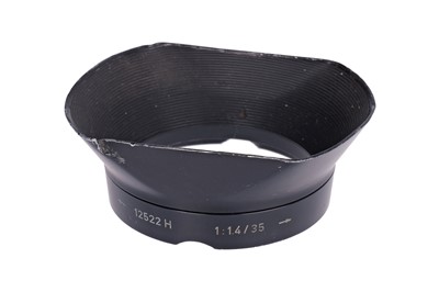Lot 101 - A Leitz OLLUX Lens Hood