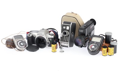 Lot 340 - A Selection of Cameras and Accessories