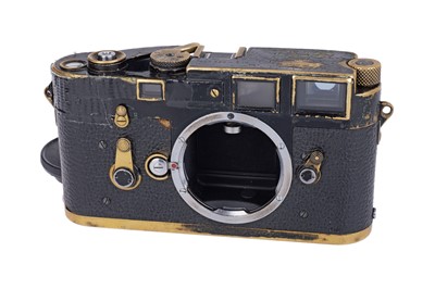 Lot 36 - A Leica M3 'First Batch' Black Paint Rangefinder Body