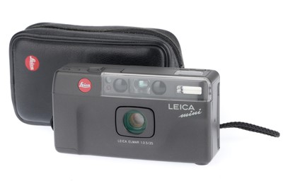 Lot 132 - A Leica Mini Compact Automatic Camera