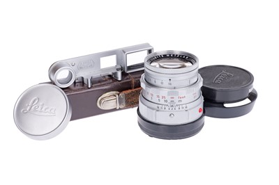 Lot 74 - A Leitz Summicron Dual-Range f/2 50mm Lens