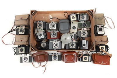 Lot 304 - A Large Selection of Simple Cameras